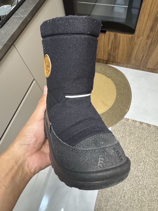 Продам детский зимний ботинок