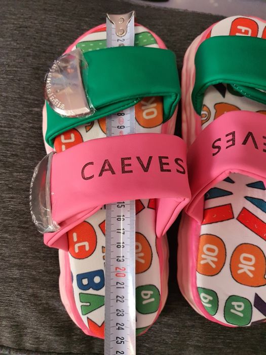 Интересни дамски чехли