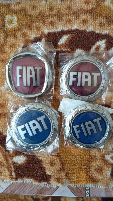 Емблема за Фиат FIAT 75-120мм червени и сини за всички модели