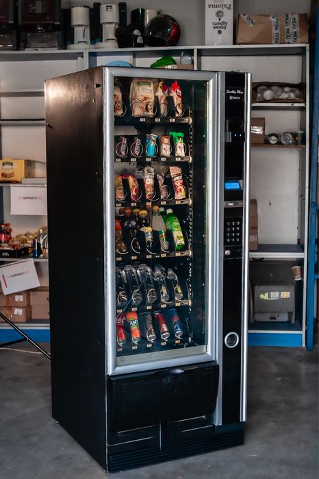 Vindem Kitt automate vending si cafea  gata de pus in locatie oferim garantie si livrare prin palex oferim consultanta