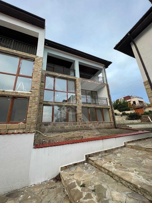 Продава се Къща в Варна, м-т Св. Никола - 205 кв.м за 1600 €/кв.м - Снимка #1