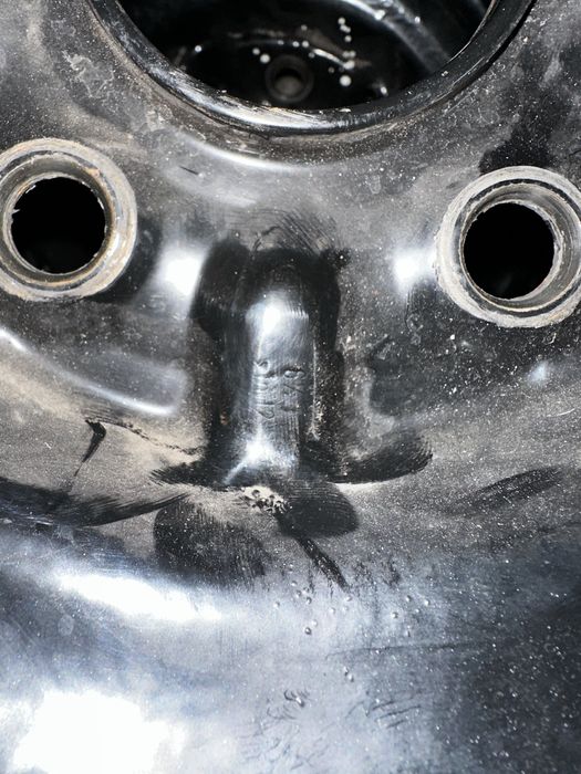 Джанти с гуми за Тойота Авенсис