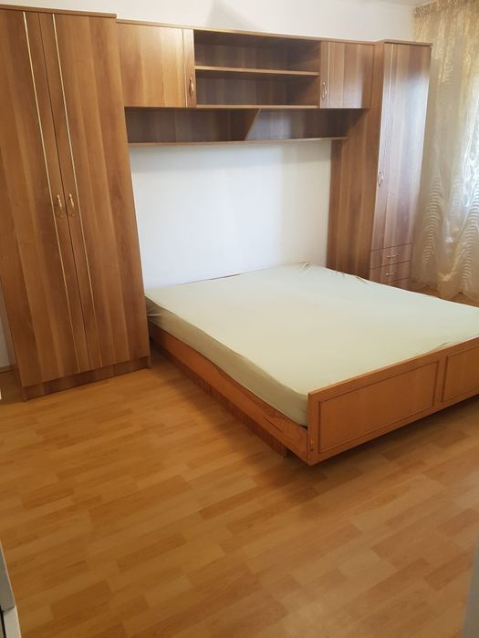 Închiriez ap. 2 camere decomandat cu lift B-dul Dacia 56mp