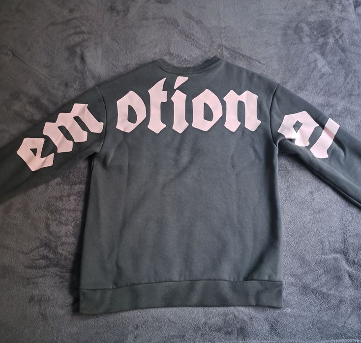 Emotional худи без качулка