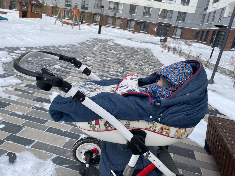 Коляска три в одном