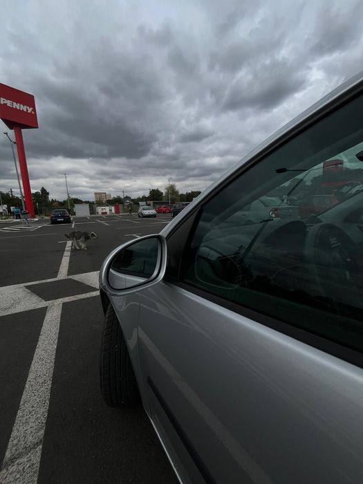 Vând Volkswagen Golf 5