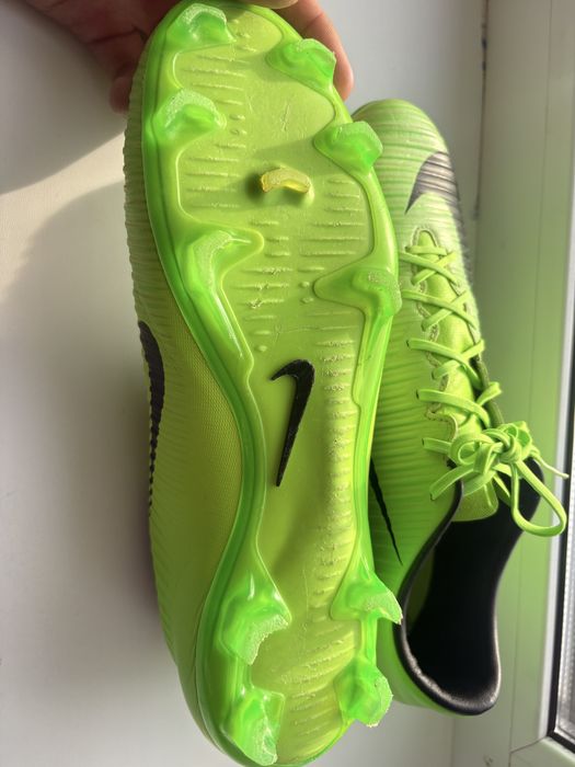 Продам бутсы оригнальные