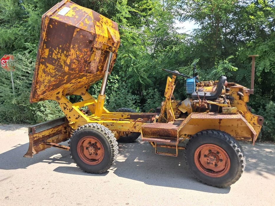dumper 4x4 basculabil echipat cu lama