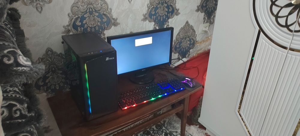 Kompyuter domashni srochna sotiladi