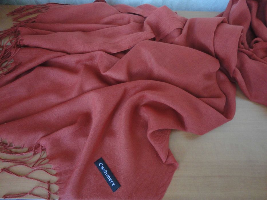 Дамски шал/нов/70% кашмир