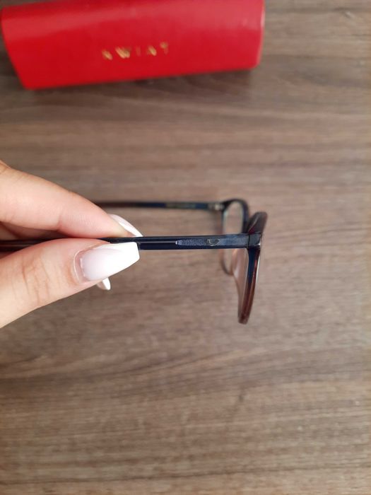 Продавам диоптрични очила!