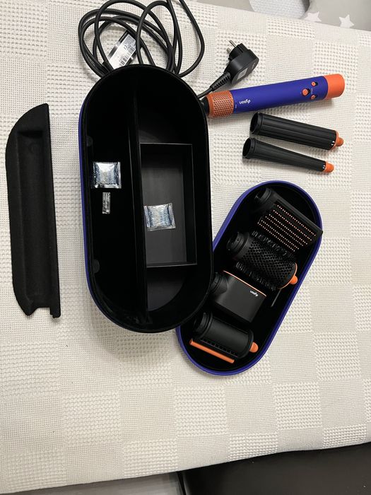 Продавам Dyson HS08 id