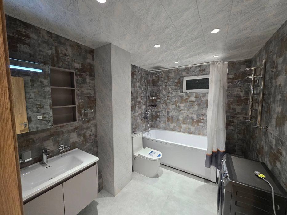 Продается 4-х комнатная 77 Серия гостиница Россия