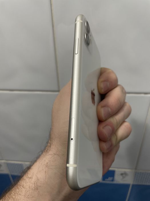 iPhone 11 128gb белый, отличн сост.