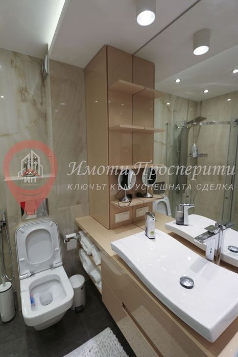 Дава се под наем Тристаен апартамент в София, Център - 119 кв.м за 1190 € - Снимка #7