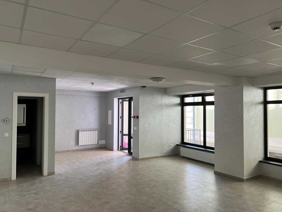 SPATIU COMERCIAL LANGA NOD CAFE zonă centrală, bloc nou, loc de parcare inclus