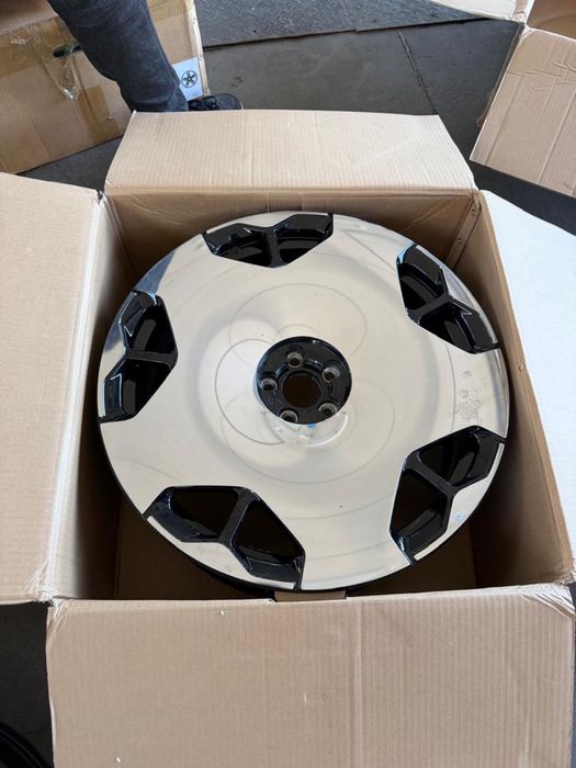 Zeekr 9X R22 диски
