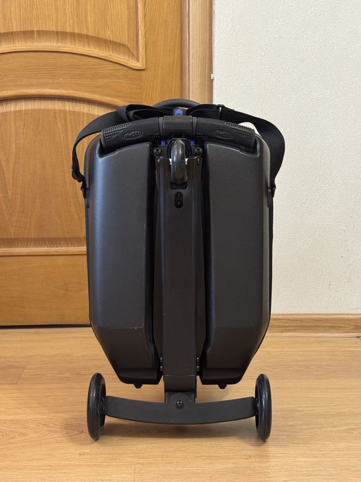Чемодан самокат Micro Luggage 4.0 ML0025 черный
