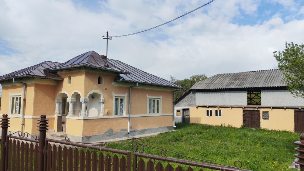 Casa Morăresti  3 camere si/sau teren intravilan 6522 mp