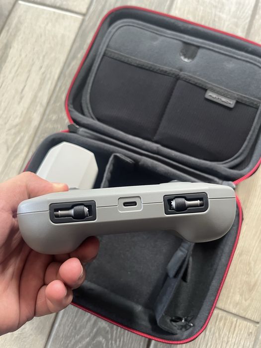 Vand Drona DJI Mini 2 SE  2.7K + Încărcător