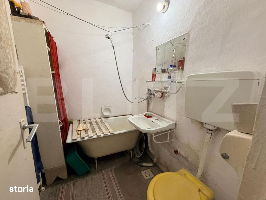 Apartament cu 3 camere, 47mp, etaj intermediar, Cugir