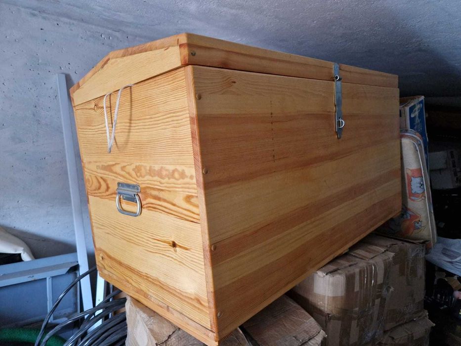 Сундуки новые, лакированные