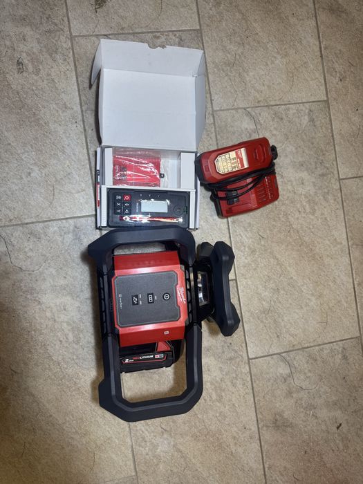 Vand laser nivela milwaukee