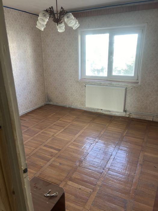 Vand apartament 4 camere