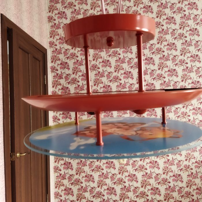 Продам интерьерную люстру