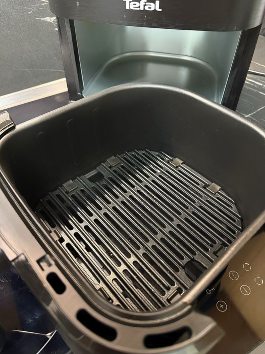 Airfryer Tefal Negru stare excelenta