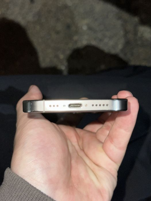 Продаю. Iphone 15 pro на 128 гб