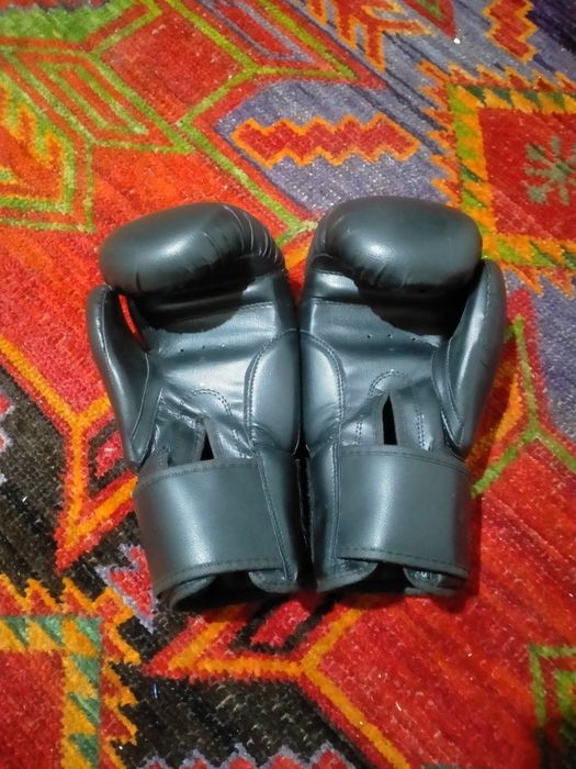 Боксерский перчатка