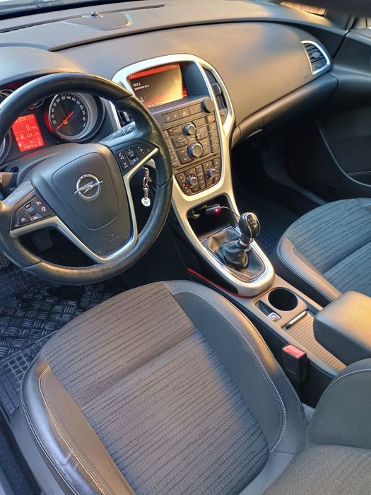 Opel Astra 2014. Proprietar