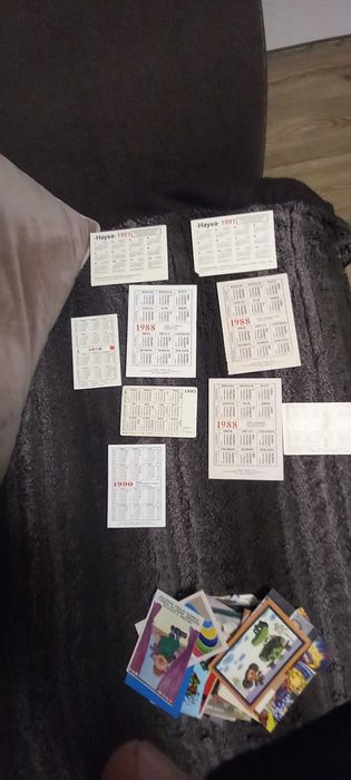 Продават се стари съветски календарчета