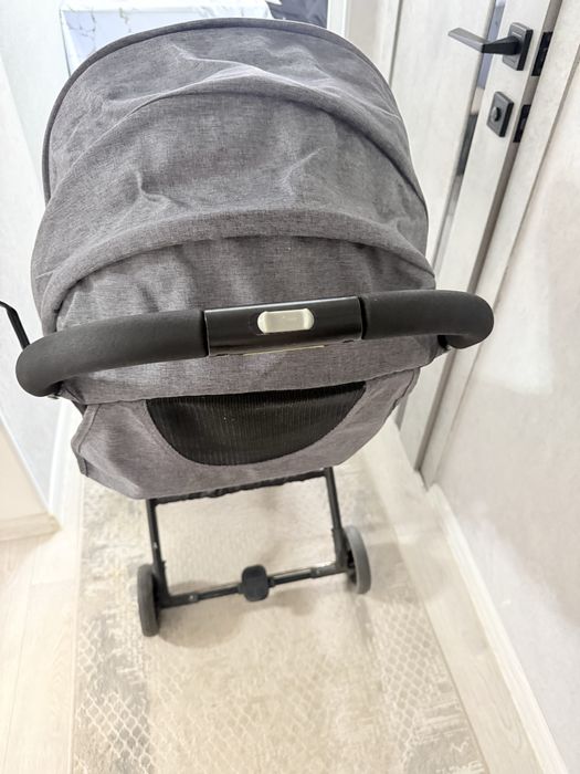 Продам прогулочную  коляску