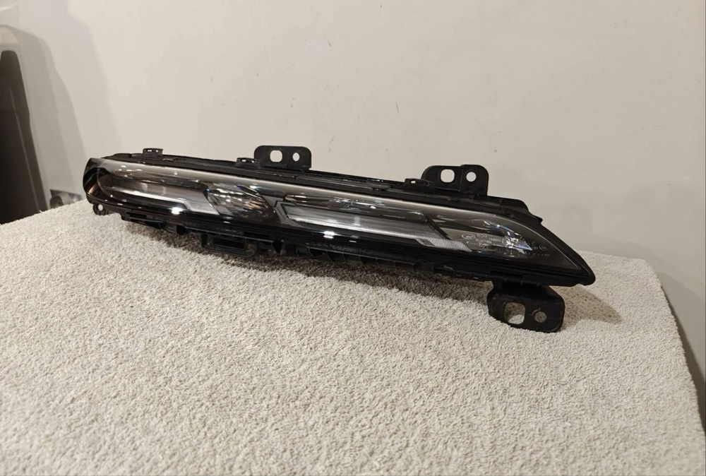 Десен Горен Фар BMW G70 i7 Crystal Swarovski Кристал Сваровски Led Crystal Swarovski BMW Seria 7 G70  EU