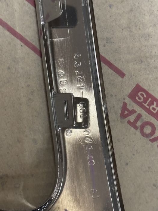 Хром решетки радиатора GX460