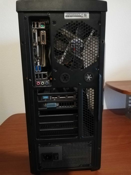 Геймърски компютър Asus B150 Intel I7 6700K 16GB RAM Radeon RX470 8GB