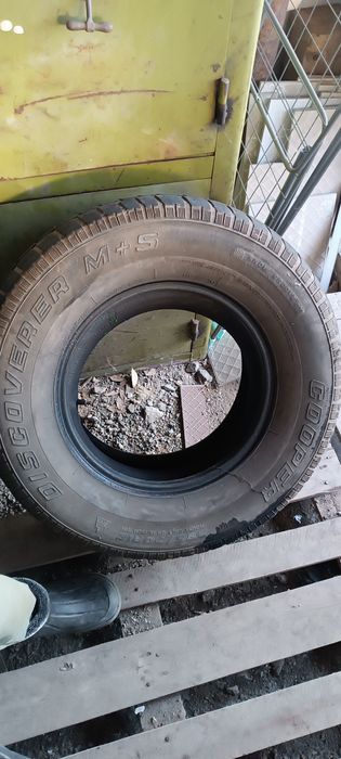 Шины 265/70 R16  среднее состаяние