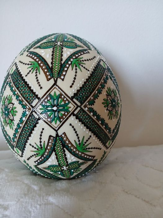 Ouă de struț încondeiate