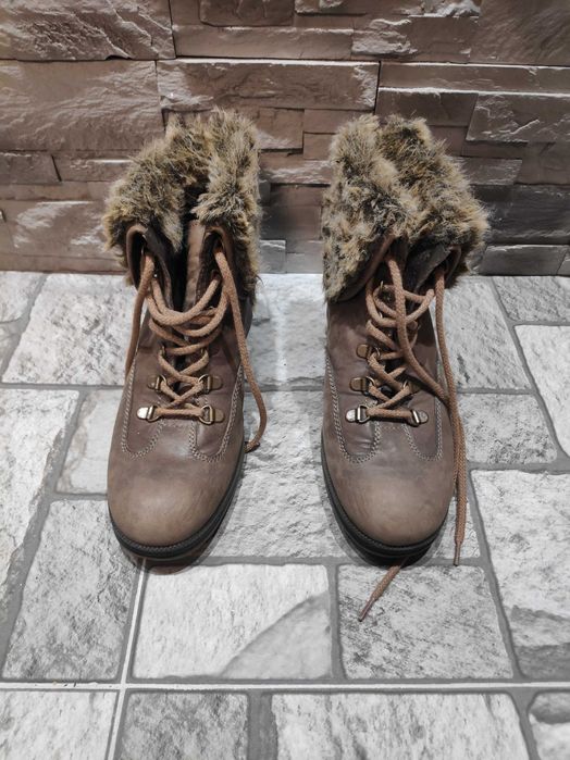 Нови дамски обувки от естествена кожа