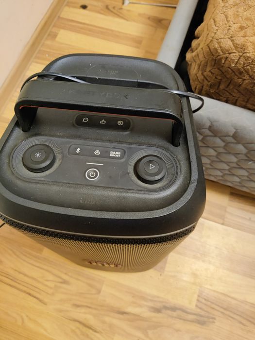 Vând boxa jbl partybox club 120