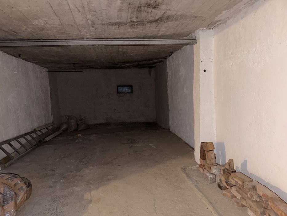 Teren intravilan 50 mp + Garaj cu CU/extras CF liber de sarcini