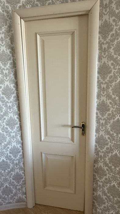 Двери межкомнатные 4 штуки