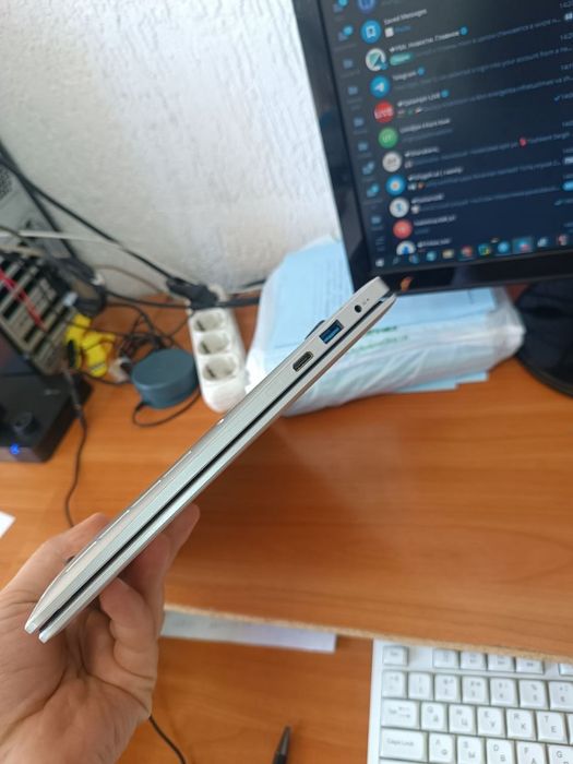 Frbby notebook  sotiladi