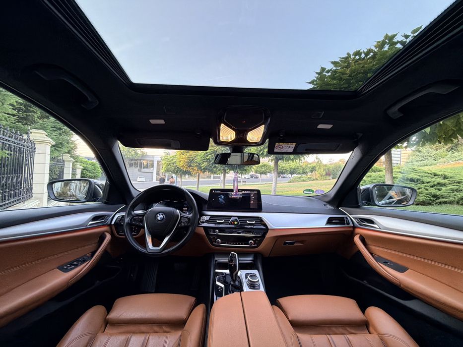 Bmw G30 LCI 2022 520E M-pack interior Trapa ceasuri Camera