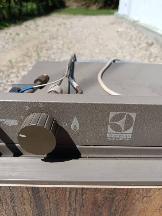 Хладилник 12V / 220V / 240V / 54L подходящ за квмпер / каравана
