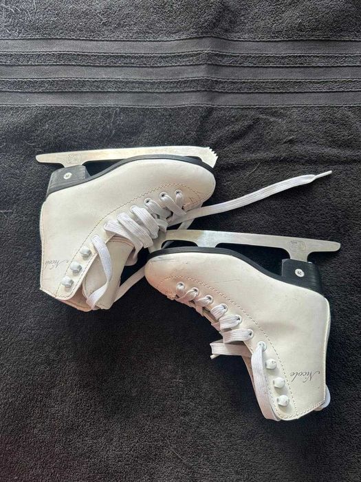 Продам коньки б/у