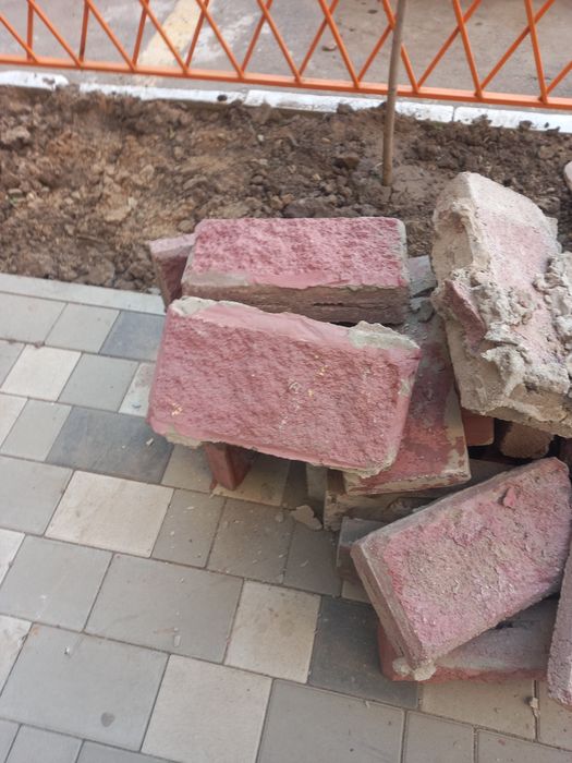 Отдам кирпичи даром