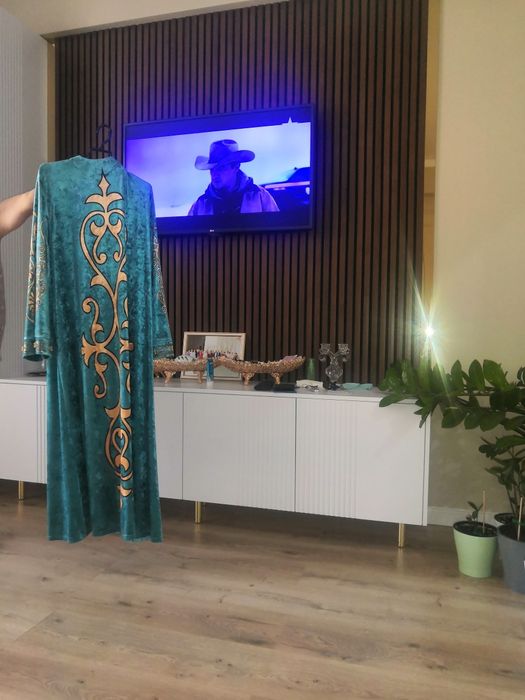 Накидка в национальном стиле